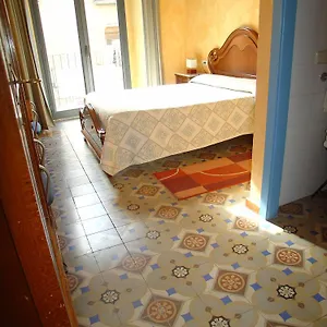 Pensión Adarnius, La Bisbal d'Emporda